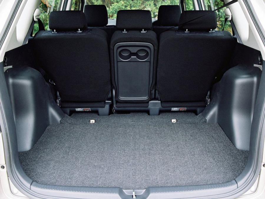  Toyota Corolla Verso 2001 года  (UK) (фото 4 из 9)